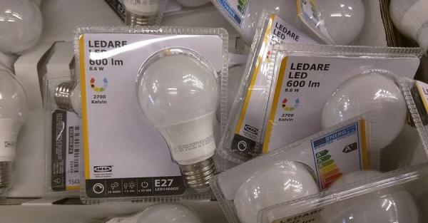 Щоб урятувати нашу енергетику, Європа привезе в Україну мільйони економних лампочок Щоб урятувати нашу енергетику, Європа привезе в Україну мільйони економних лампочок