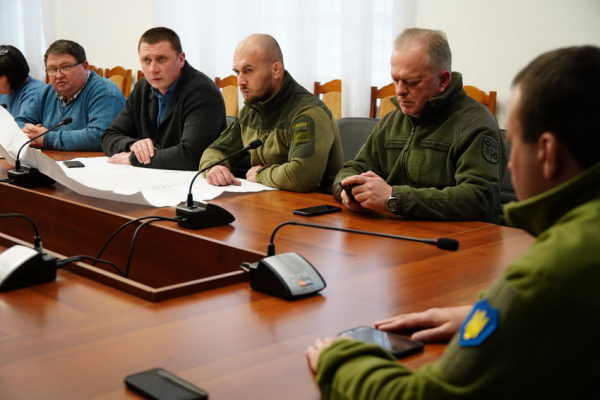 Сергій Борзов зібрав термінову нараду через надзвичайну ситуацію в Ладижині, де майже 18 тисяч жителів без тепла                    
