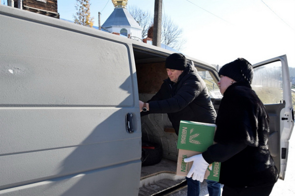 В громаді на Вінниччині люди зібрали кошти та придбали автомобіль для односельчанина на передовій                    
