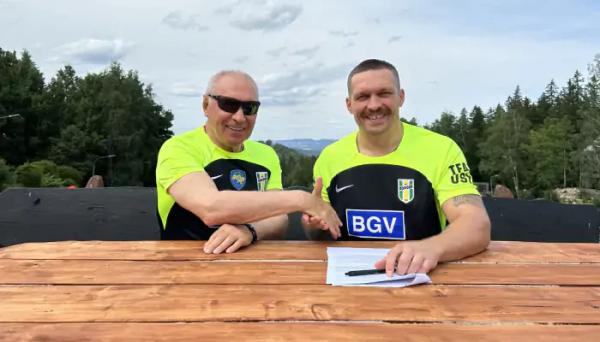 Усик офіційно став гравцем Полісся Усик офіційно став гравцем Полісся