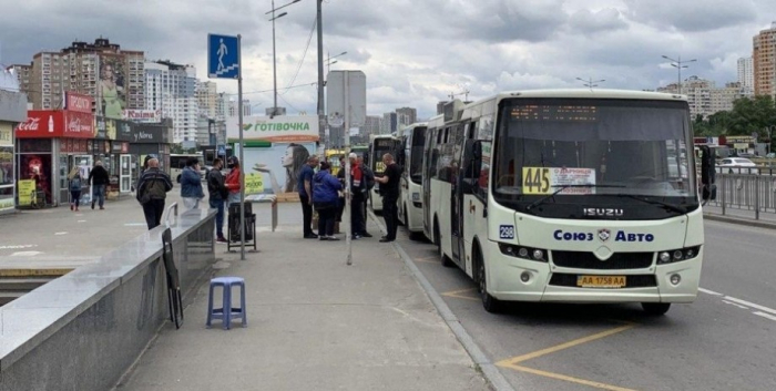 Маршрутка, автобус, громадський транспорт, Київ