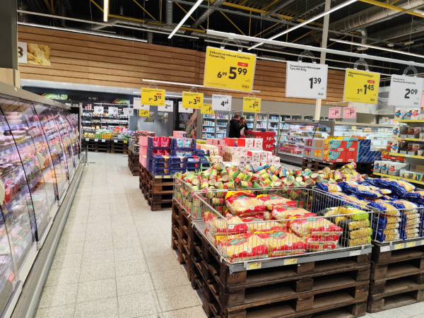 Ціни на продукти в Україні та в Європі: де дорожче?