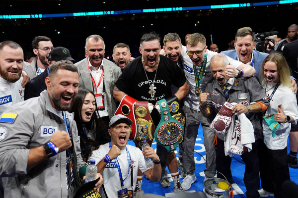 Усик – Дюбуа 2: найкращі фото поєдинку