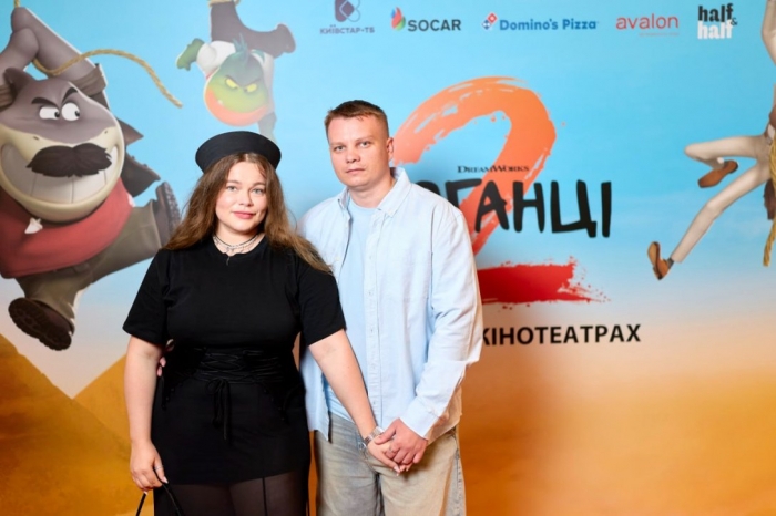 Dari White з чоловіком Dari White з чоловіком, прем'єра Поганці 2