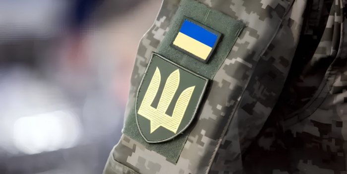 У Києві під час перевірки військово-облікових документів затримали чоловіка, який вкусив поліціянта
