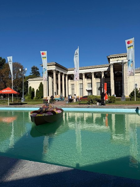 Басейн на ВДНГ до реконструкції, ремонт басейну на ВДНГ