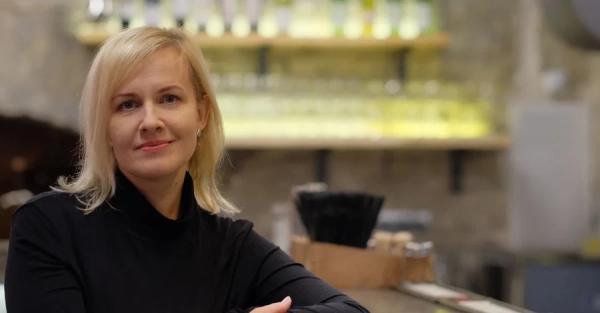 Ресторанний експерт Ольга Насонова: Все частіше заклади не відкриваються, бо не можуть набрати команду Ресторанний експерт Ольга Насонова: Все частіше заклади не відкриваються, бо не можуть набрати команду