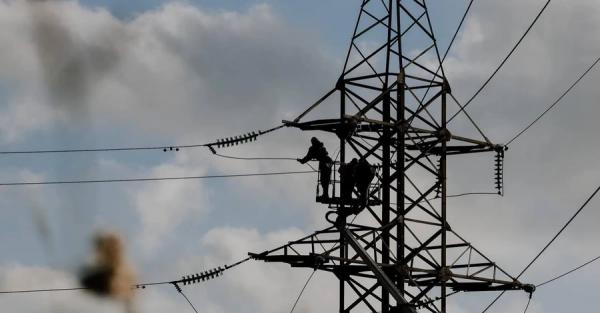 В українських регіонах почалися аварійні відключення світла