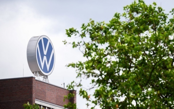 Volkswagen відкладає інвестиційну програму через фінансову кризу
