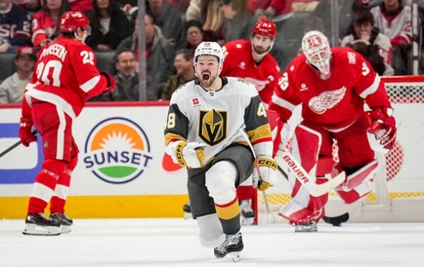 НХЛ: переможний вечір для Вегаса і Кароліни