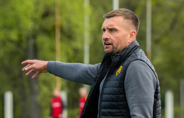 «Ярмоленко навіть не пішов спочатку до фанатів «Динамо», а пішов до наших вболівальників», — екс-наставник «Чернігова»