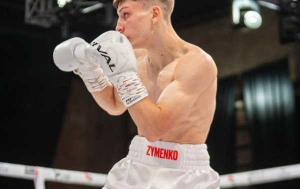 На чемпіонаті Європи з боксу в 1/8 фіналу вийшов підопічний Усика